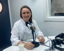 Entrevista en madres en la onda con Anais Darder con su proyecto Mamáplutón AnaisEntrevista en madres en la onda con Anais Darder con su proyecto MamáplutónDarder con su proyecto Mamáplutón